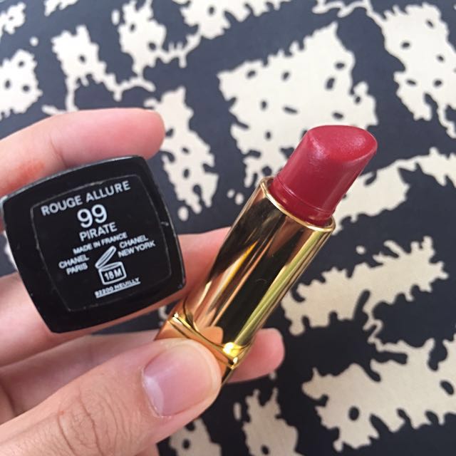 Chanel Rouge Allure 99 Pirate - Review