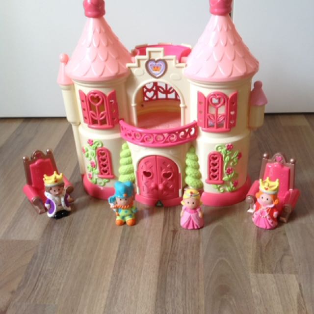 Early Learning Centre Happyland Fairy Set With 11 Figures Elc Amazon Co Uk Toys Games Early Learning Centre Early Learning Learning