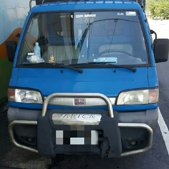 自售小發財車 汽車 汽車出售在旋轉拍賣