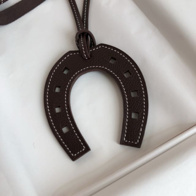 hermes horseshoe charm