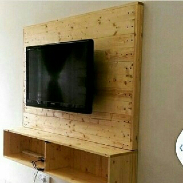 kabinet tv  gantung Home Furniture Others on Carousell