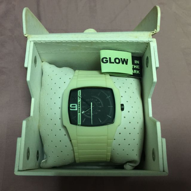 Diesel watch glow in the dark on sale