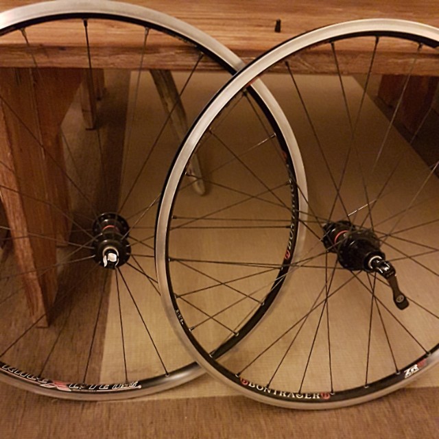 Bontrager 26 mtb wheelset mint, Sports 