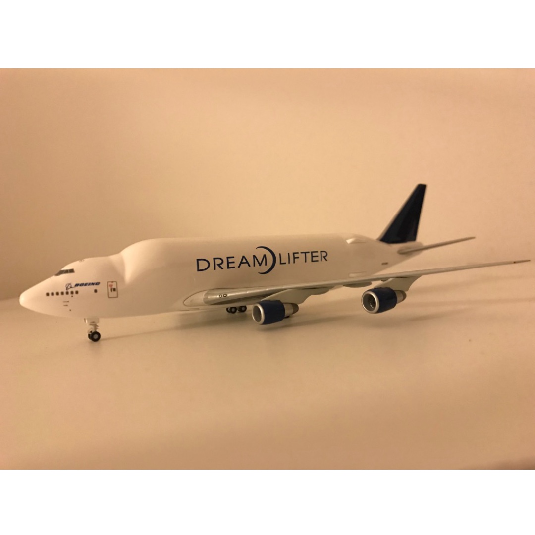 Details about   Hogan Boeing 747 Dreamlifter 1/200 Scale Model with Gears & Stand 