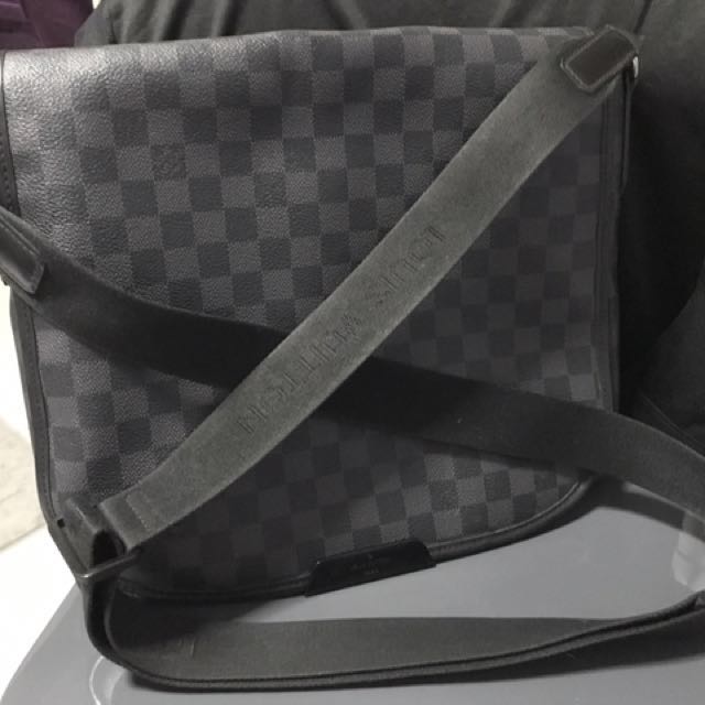 Louis Vuitton Daniel mm Messenger Shoulder Bag N58029 Damier Graphite