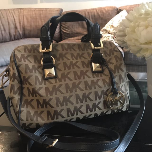 michael kors boston bag