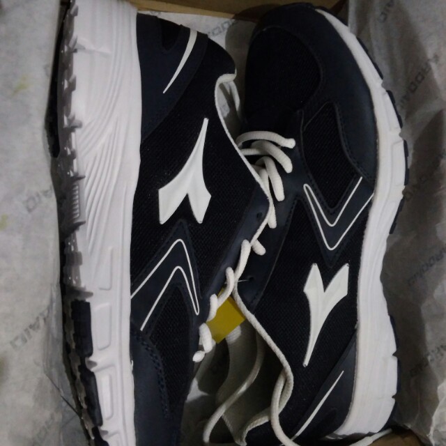 Sepatu running diadora basilio hot sale
