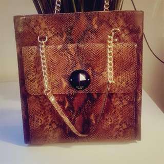 Authentic ♡♡KATE SPADE New York☆☆☆
LARGE Python Skin Bag !!!
♡Price Negotiable♡