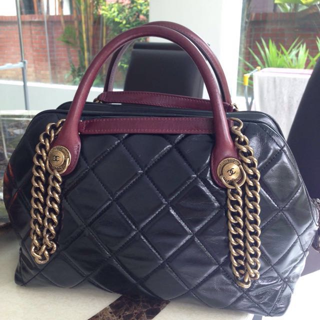 PRE-ORDER] Preloved Unused Like New Chanel Medium Classic Flap. Microchip.,  Luxury, Bags & Wallets on Carousell