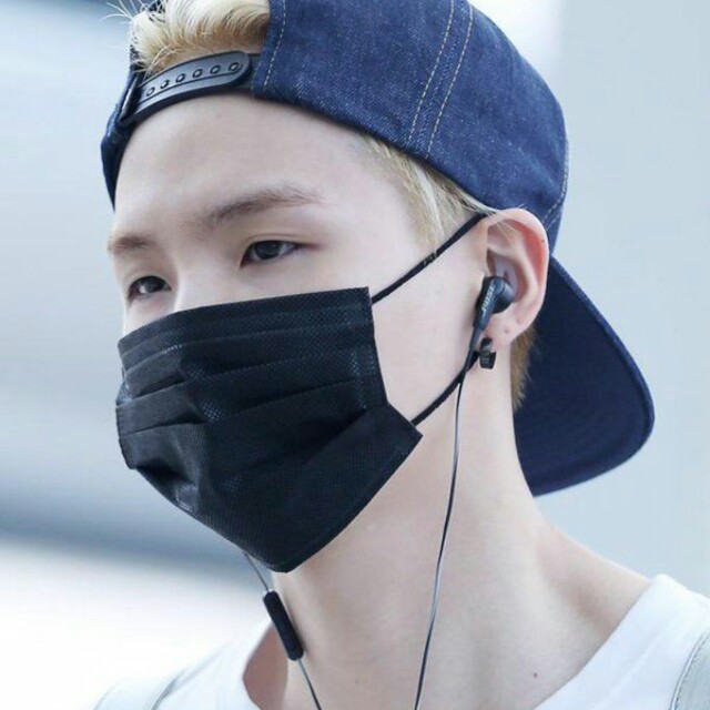 Kpop Black Mask Airport Fashion K Wave On Carousell