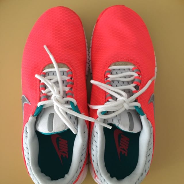 Nike free og breeze women hotsell
