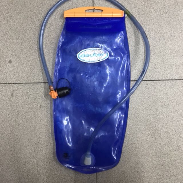 water bladder deuter