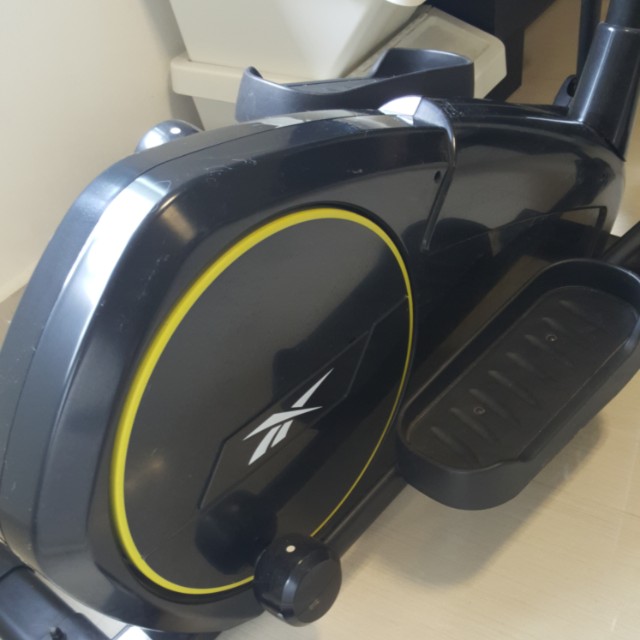 Reebok zr8 hotsell electronic cross trainer