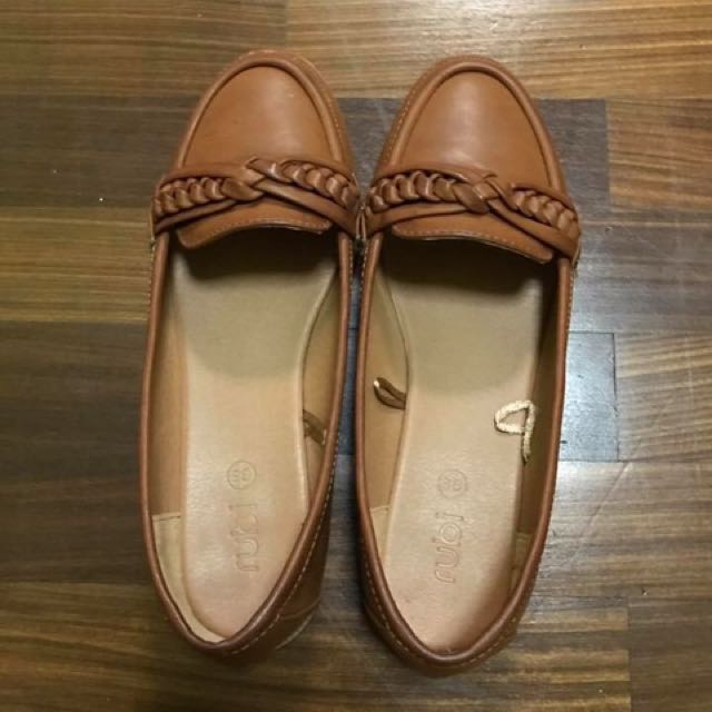 Rubi Plato front loafer, Women's Fashion, Footwear, Loafers on Carousell