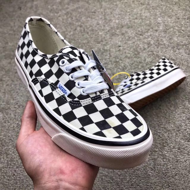 vans chess board shoes