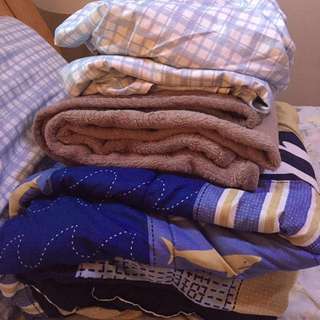 Single bed 6 pieces set( sheet,cover, pillow cover x2, small carpet)