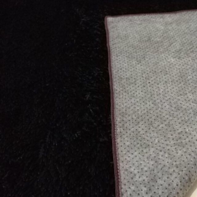  karpet  hitam cendol  Home Furniture on Carousell