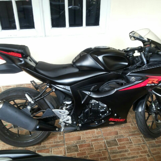 Over Kredit Suzuki GSX R 150 '17, Motor di Carousell
