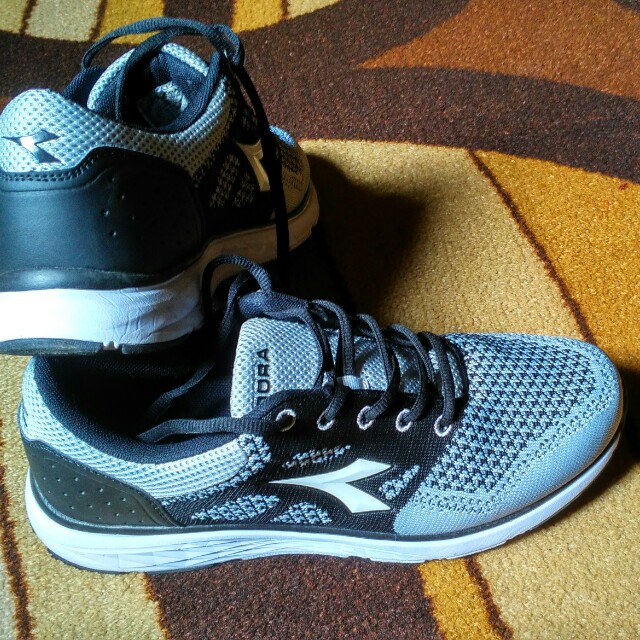 Sepatu Diadora Biagio Ukuran 42 Fesyen Pria Sepatu Di Carousell