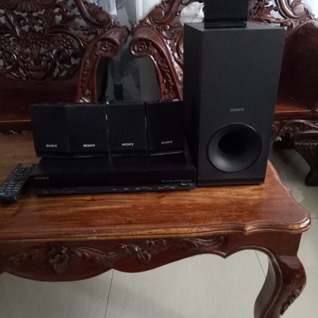 Sony dvd home theatre system DAVTZ140, TV & Home Appliances, TV