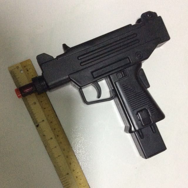 Toy gun mini uzi, Hobbies & Toys, Toys & Games on Carousell