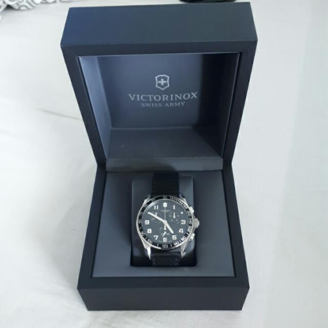 Victorinox Chrono Classic XLS 241651 Mobile Phones Gadgets
