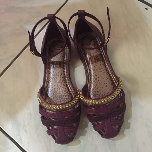 Zizou by Grendha Sandals Women s Fashion Footwear Sandals on Carousell