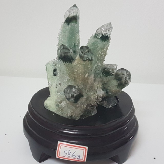 天然绿幽灵水晶柱旺事业招正财招贵人green Phantom Quartz Cluster Women S Fashion Jewelry Organisers Precious Stones On Carousell