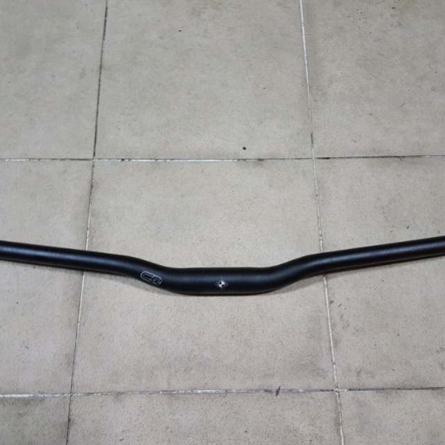 Cannondale C4 680mm handlebar black Sports Equipment Bicycles