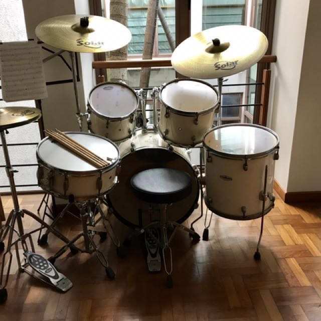 Pearl Forum Drum set, Hobbies & Toys, Music & Media, Musical