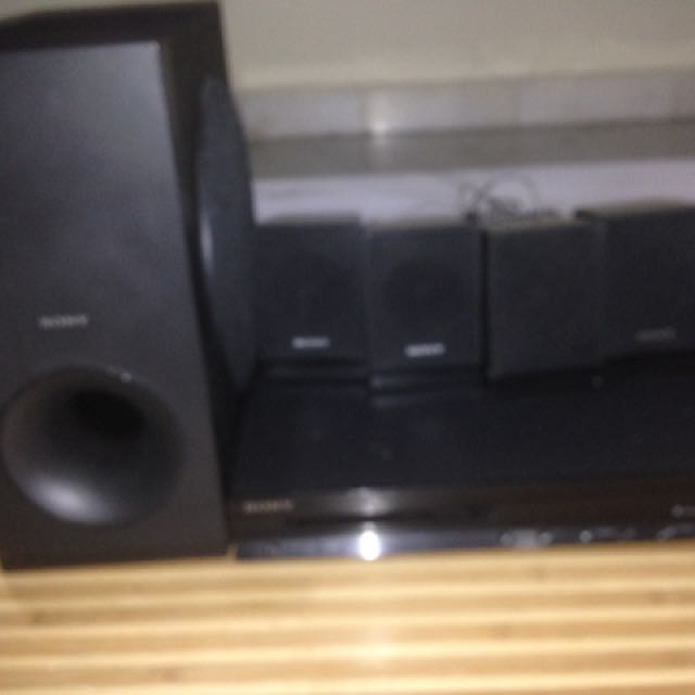 SONY DVD Home Theatre System DAVTZ140, TV & Home Appliances, TV & Entertainment, Entertainment