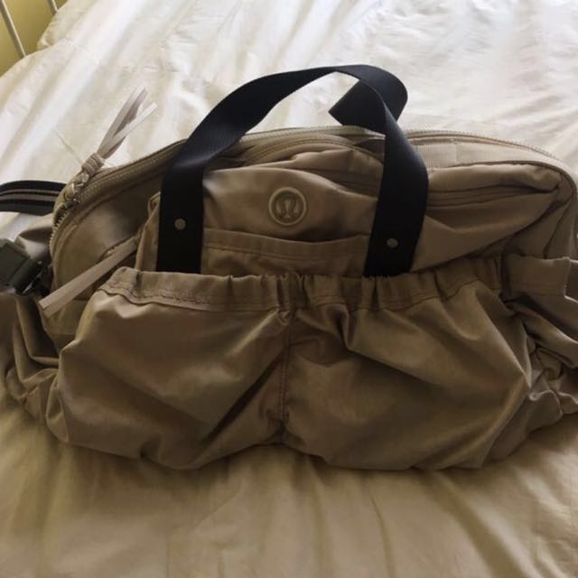 lululemon duffle bag
