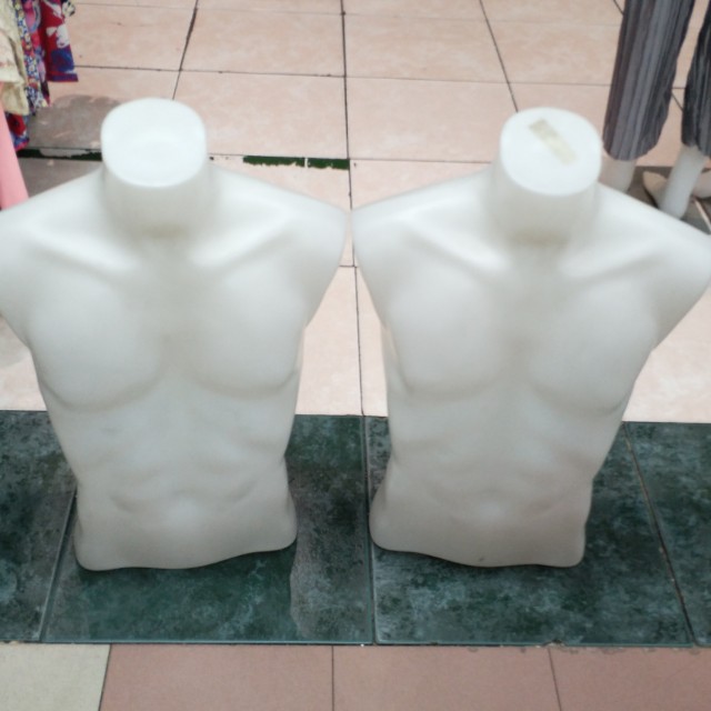 table top male half body manequin plastic (Category: Everything Else Others) located in Manila. Submitted by ultimogizmos (Listing ID 130612657, Image 1). Description: male half body top manequin good as new 20 pcs availble tutuban pick up only 399 EACH LAST PRICE.