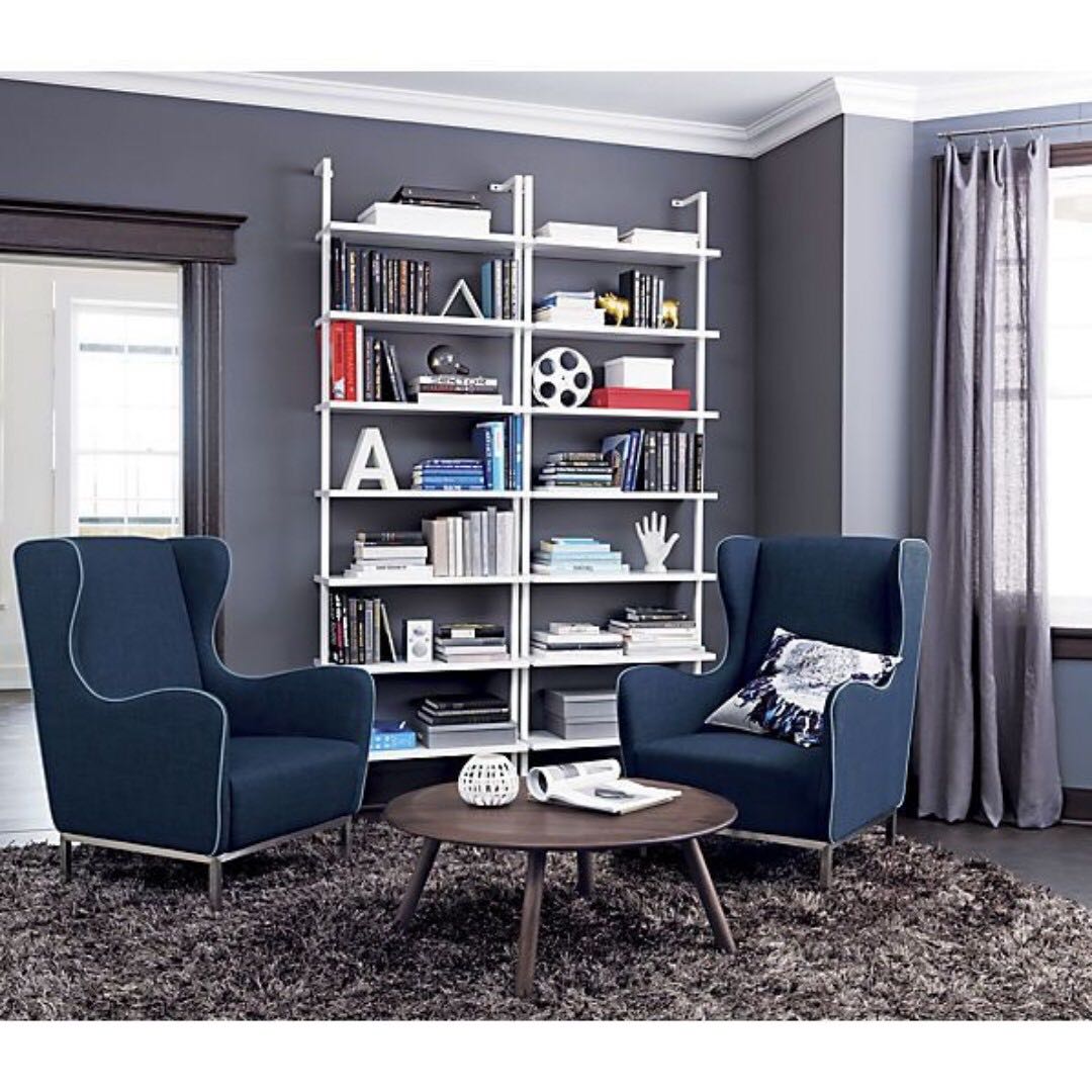 Стеллаж синий. Стеллаж серый. Стеллаж серо голубой. Книжные стеллажи в интерьере. Синий книжный шкаф.