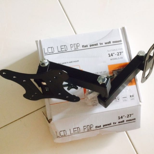Wall mount flat panel (Category: Bathroom & Kitchen Fixtures) located in Kuala Lumpur. Submitted by aneponline (Listing ID 128469651, Image 2). Description: Berminat bole pm 0182650270 Menang peraduan Item new Specifications: - Suit for 14"- 27" TV - Material : Cold-rolled sheet - VESA compliance : 50x50mm, 75x75mm, 100x100mm - Tilted angle : Up and Down 30° / Left and Right 180° - Arm length : 300 mm. - Loading capacity : 10 kg..
