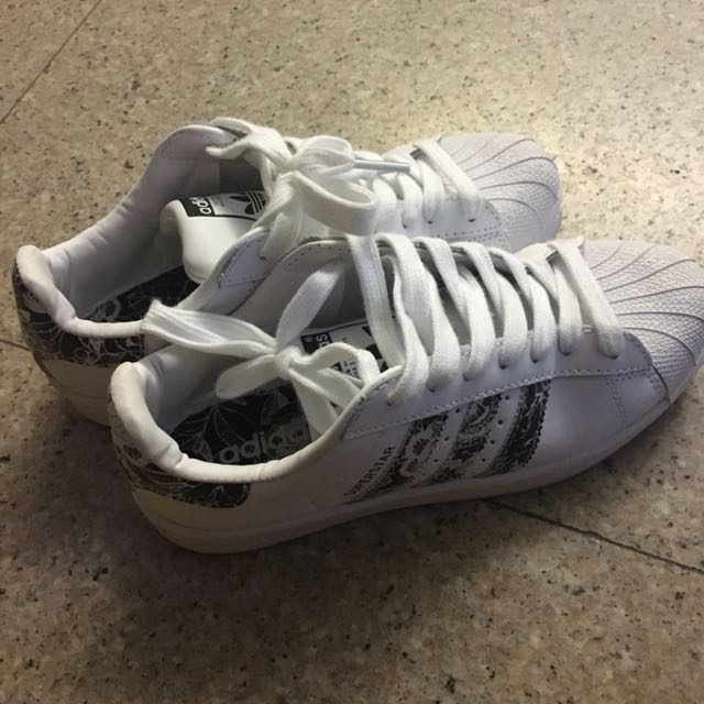 Adidas superstar top w floral stripes
