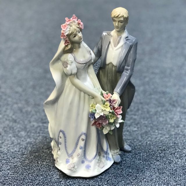 bride and groom porcelain dolls