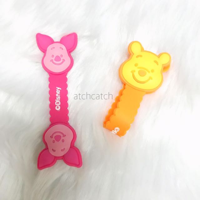 Cord holder (Category: Mounts & Holders) located in Mandaluyong City. Submitted by atchcatchph (Listing ID 130766189, Image 1). Description: ✔Each design comes in pairs ✔To organize cords.