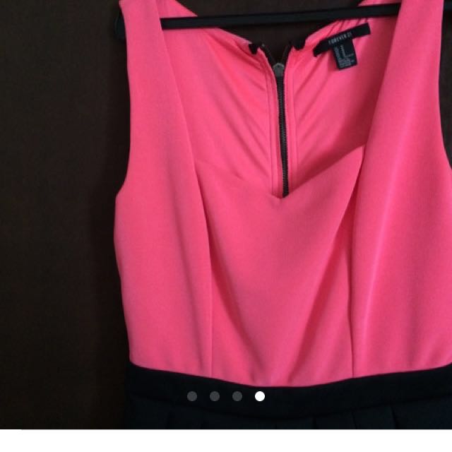 Forever 21 dress Medium (Category: Dresses) located in Makati City. Submitted by melscollection (Listing ID 130805769, Image 2). Description: .