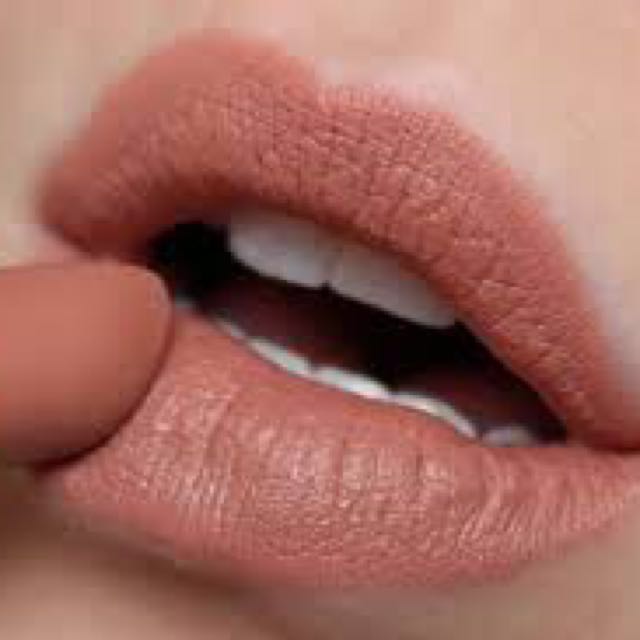 Instock MAC Matte Lipstick Honeylove (Authentic!), Beauty