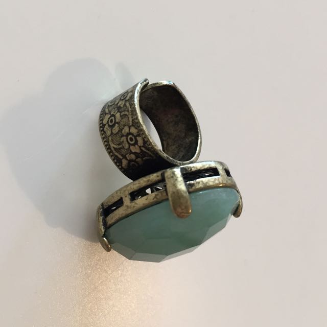 Jade Ring (Category: Accessories) located in Toronto. Submitted by hgigi (Listing ID 130877658, Image 3). Description: .