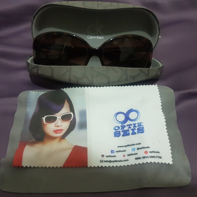 Kacamata Calvin Klein Fesyen Wanita Aksesoris Di Carousell