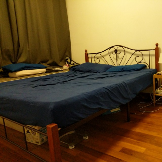 Metal Bed Frame With Wooden Legs Furniture Beds Mattresses On Metal Bed Frame With Wooden Legs