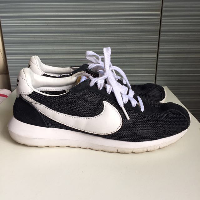 Nike Roshe Cortez US8, Men's Fashion, Footwear, Sneakers on Carousell
