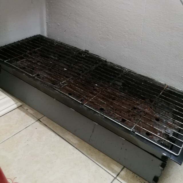 Pemanggang Bbq Peralatan Dapur Di Carou Photo