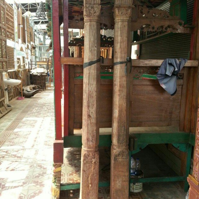 Sepasang Tiang Kayu Ukir Kuno Antik Lainnya Di Carousell