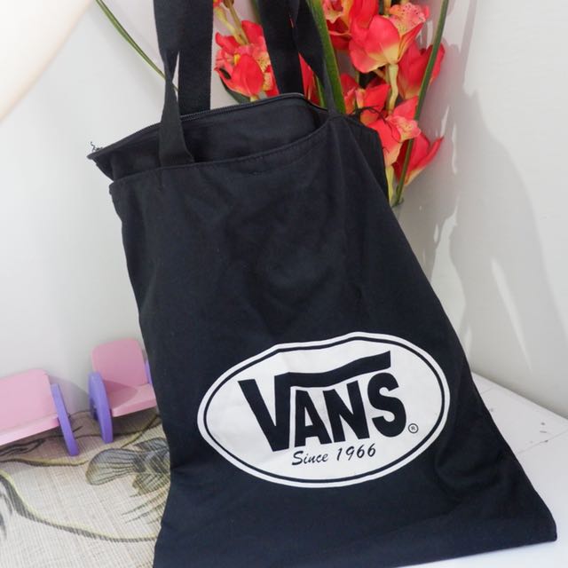 Tas Vans Totebag Women S Fashion Women S Bags Wallets On Carousell