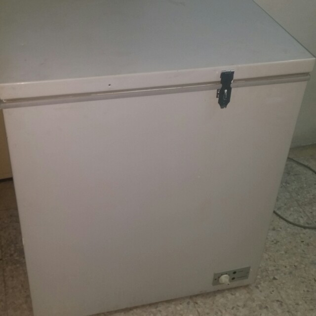Used Elba Freezer 300l Refrigerator Peti Sejuk Peti Ais Peti Beku Chest Freezer Kitchen Appliances On Carousell
