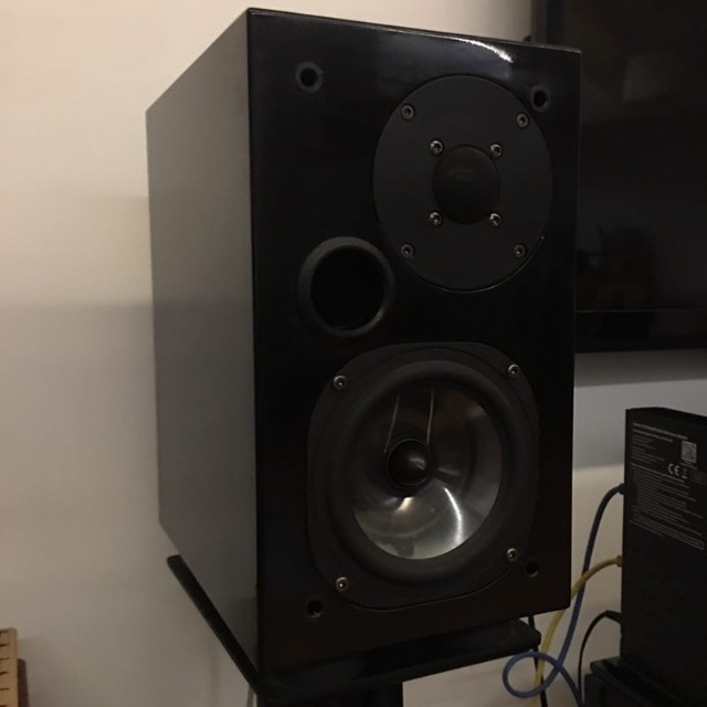 Usher s520 bookshelf speakers for sale