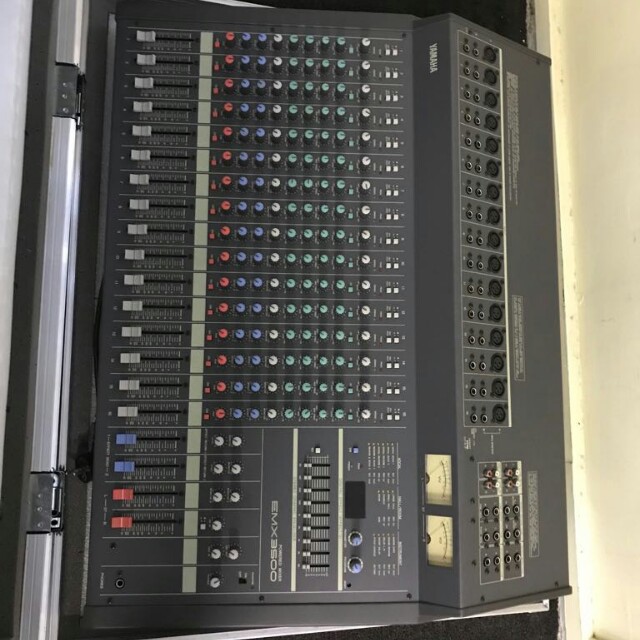 Yamaha Emx3500 16 Channel 350 Watt Powered Mixer Audio Other Audio Equipment On Carousell